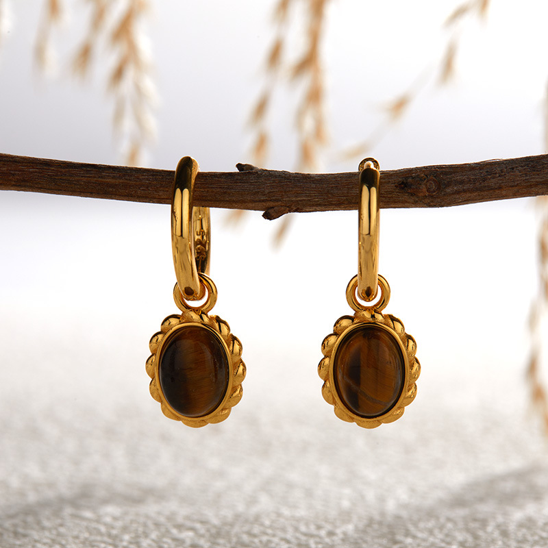 14 Tiger-eye earring