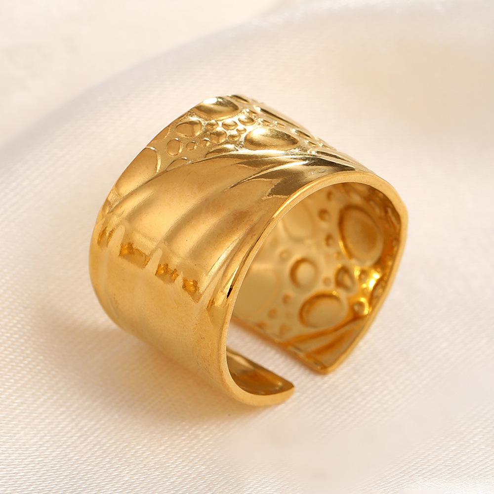 18k gold wide convex irregular