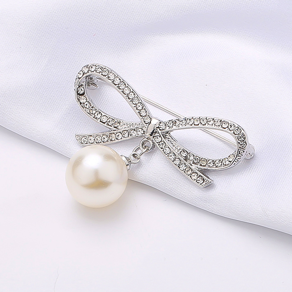 Diamond brooch - Silver