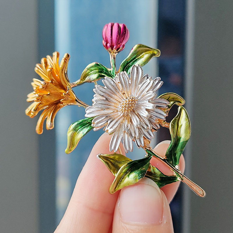 4:Three Daisies - Colorful