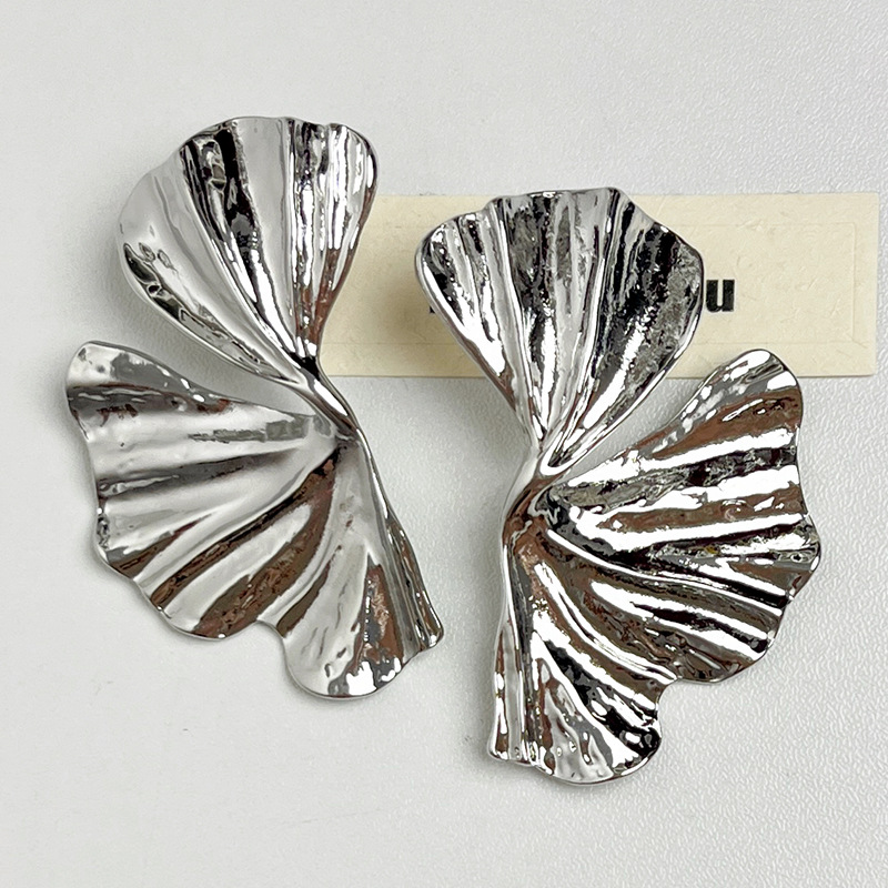 4:Silver size 6.1 * 3.9cm