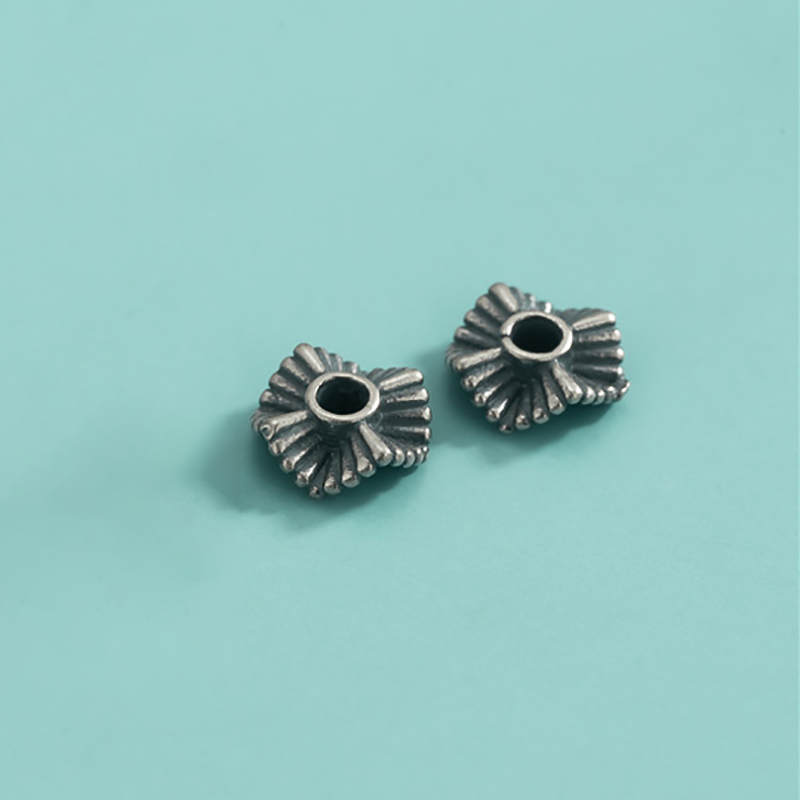 Striped Thai Silver -7.7x2.8mm