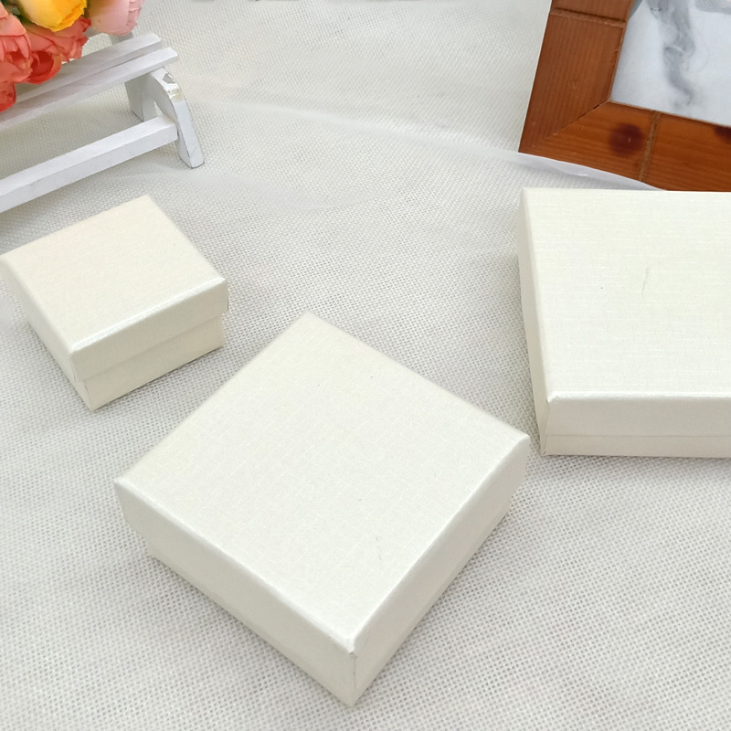 beige-5x5x3cm