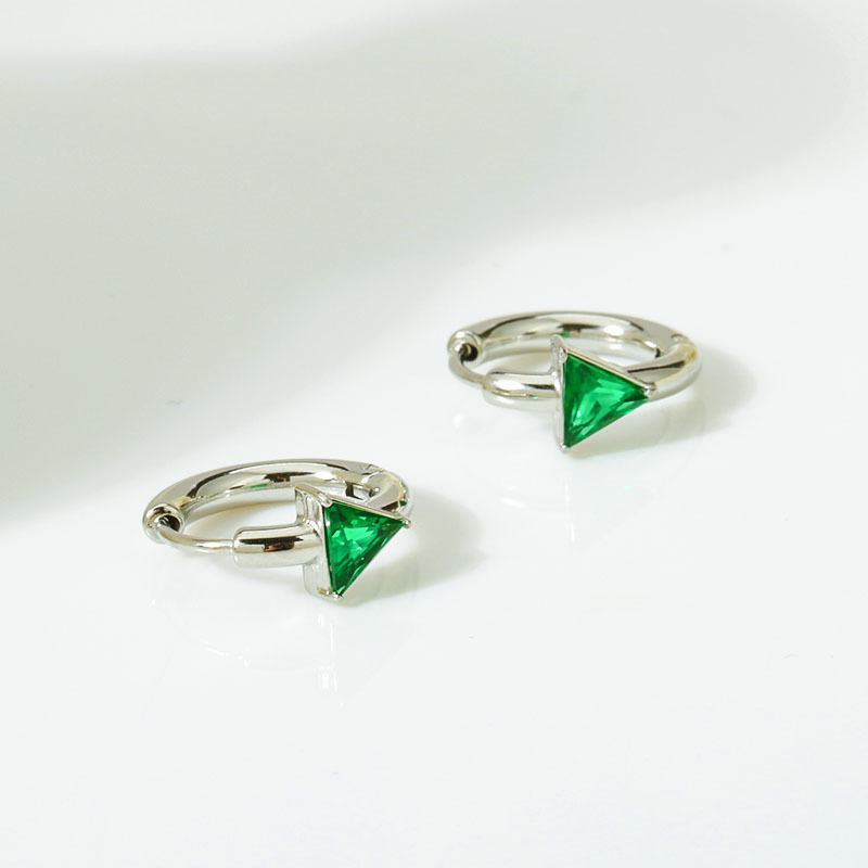 Green zircon. - Silver earrings