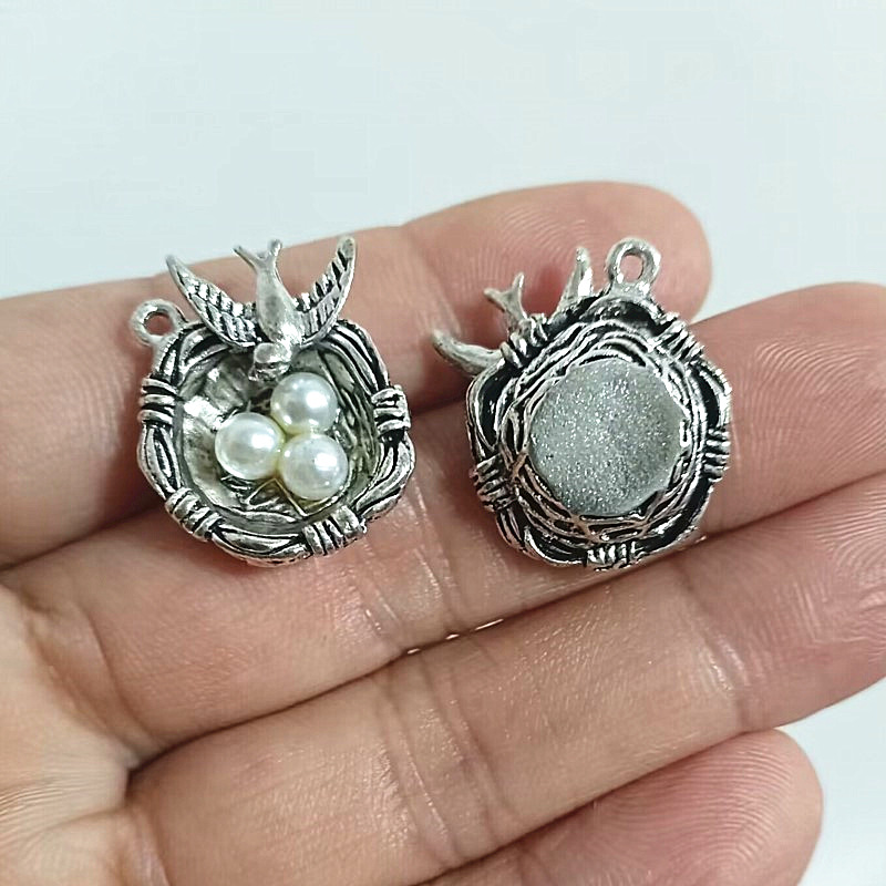 antique silver color