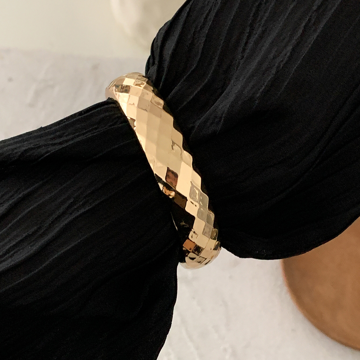 03 gold bracelet 2684