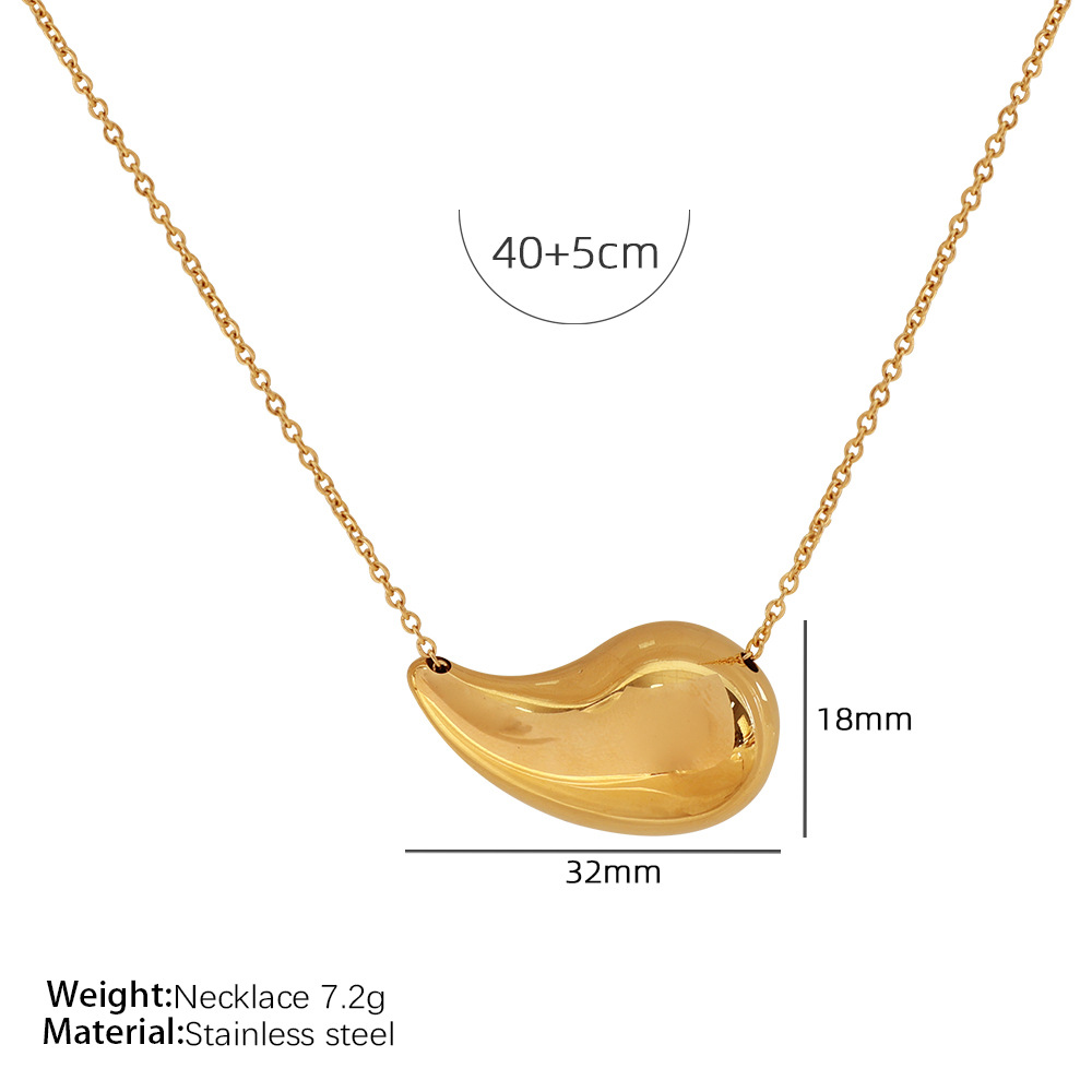 XL83 gold necklace