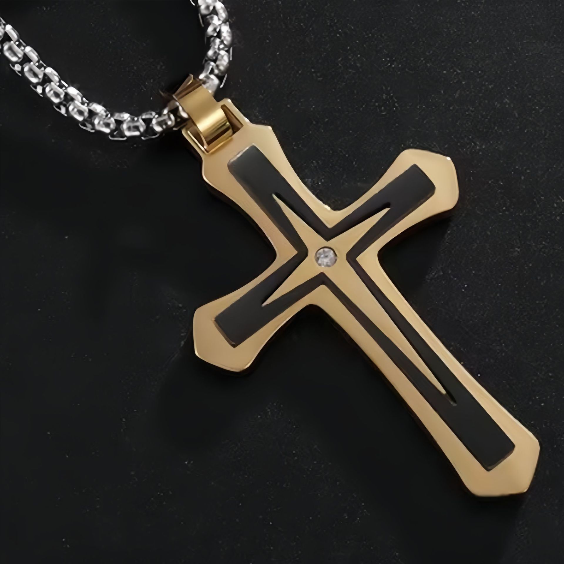 Single diamond cross gold (with chain)