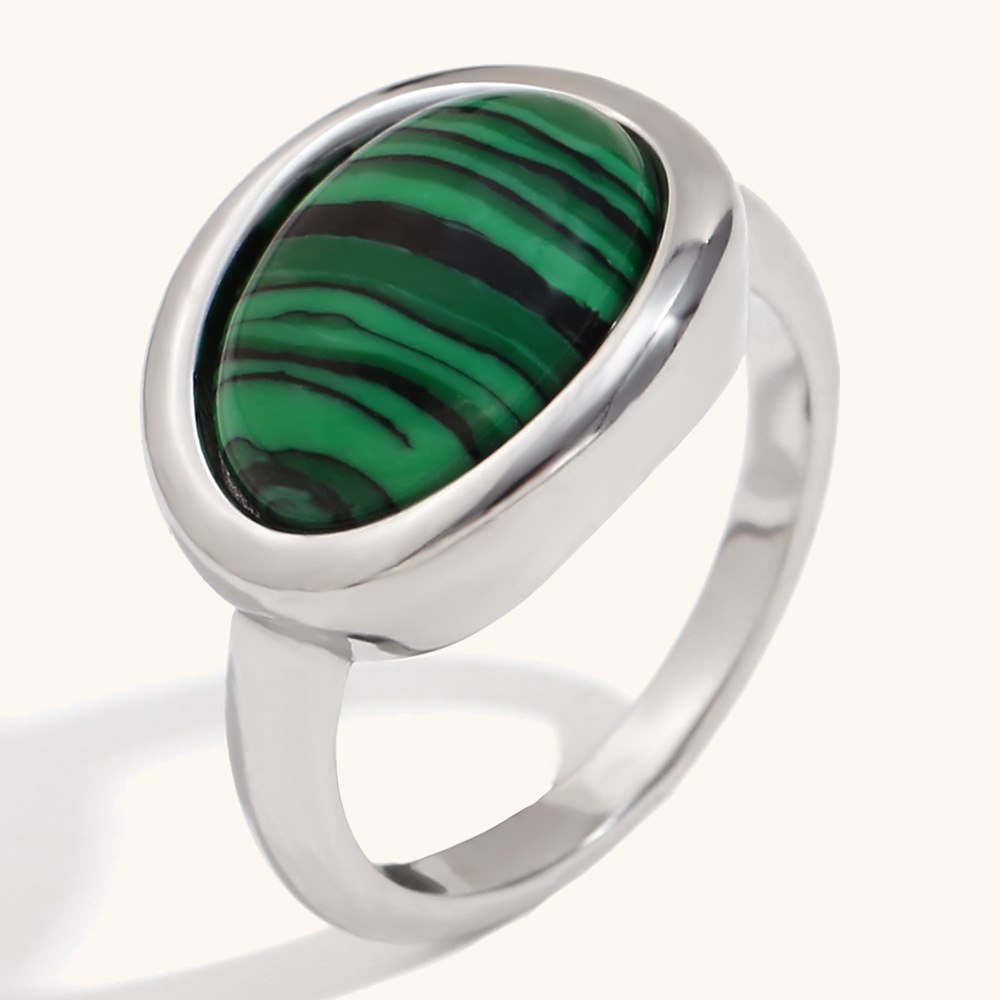 Simple gemstone ring-silver green