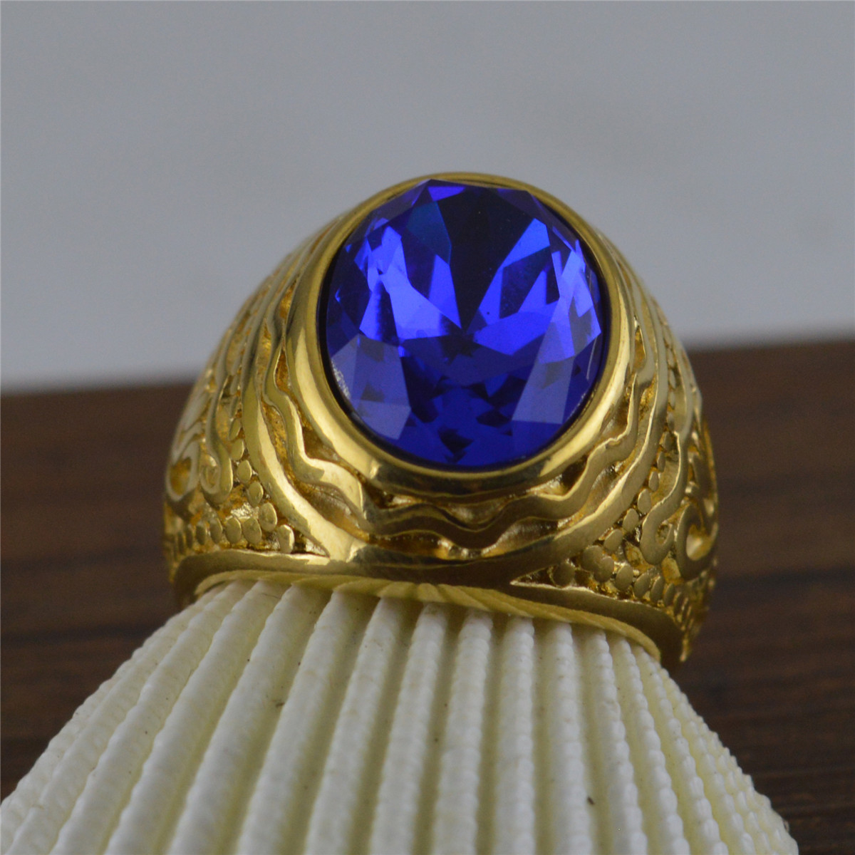 HR404 golden blue diamond