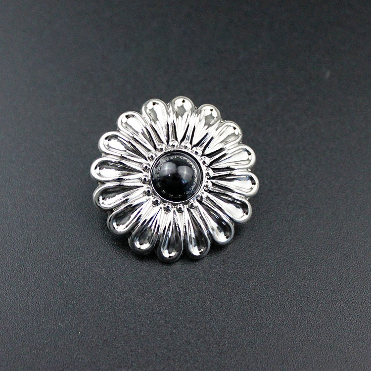 Dark chrysanthemum imitation black turquoise rope button