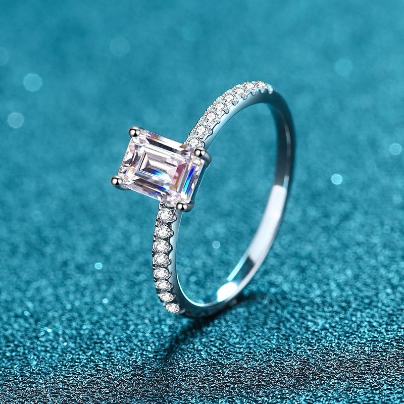 C 2 carat Moissanite