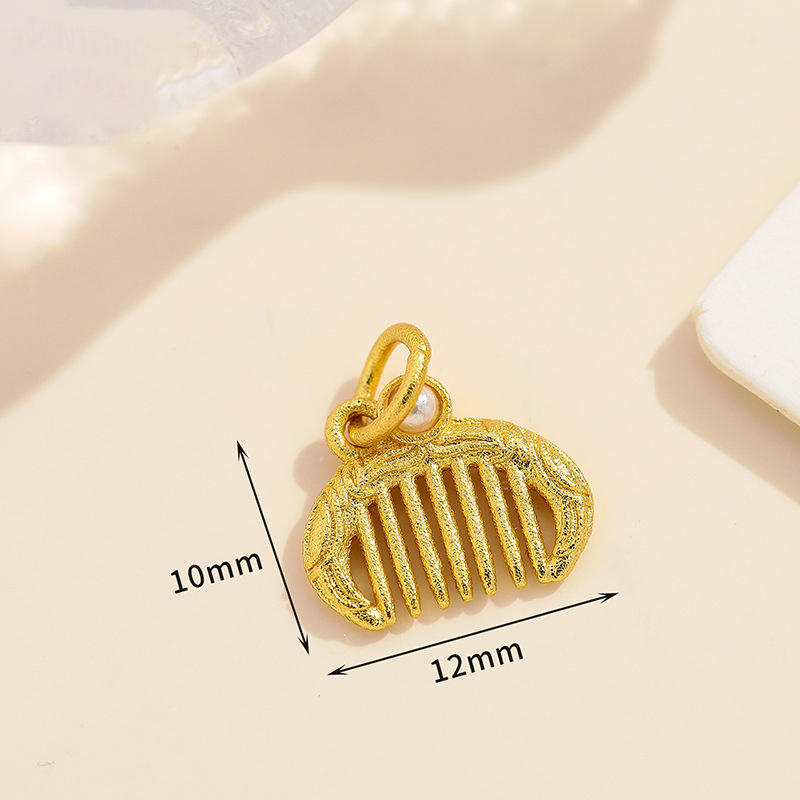 18 comb pendant