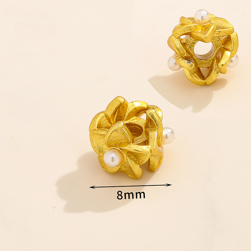 30 3-sided five-pointed star spacer beads