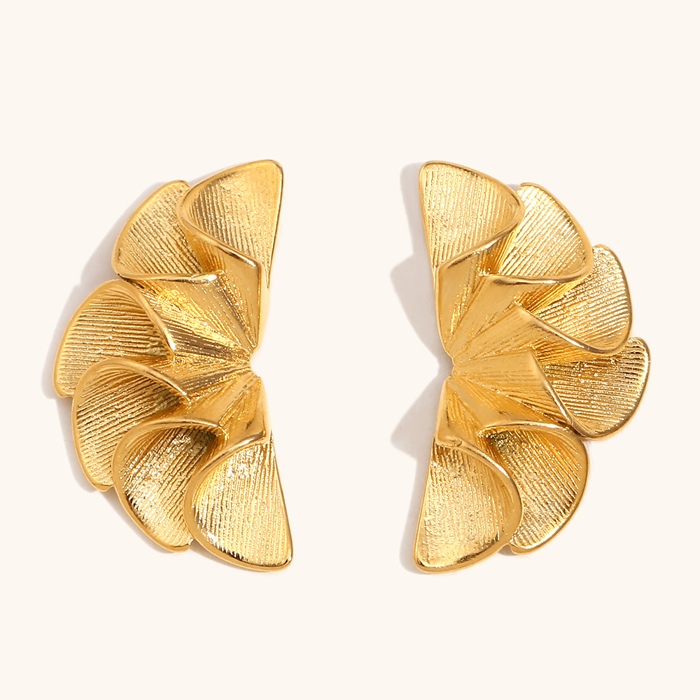 Pleated petal earrings-gold