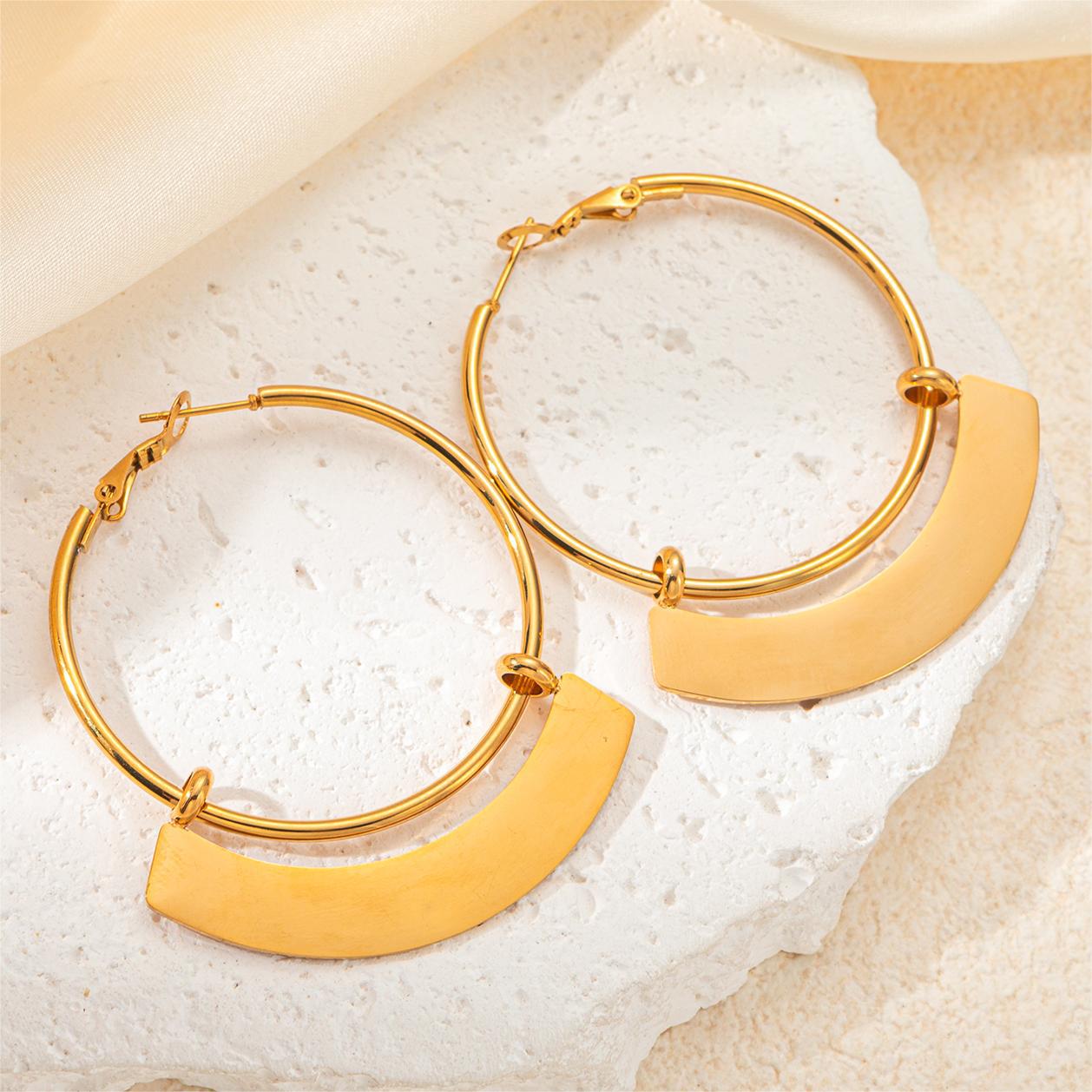 Gold curved flat piece-earrings