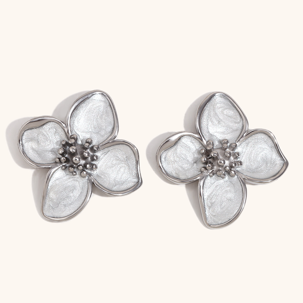 White flower earrings-steel color