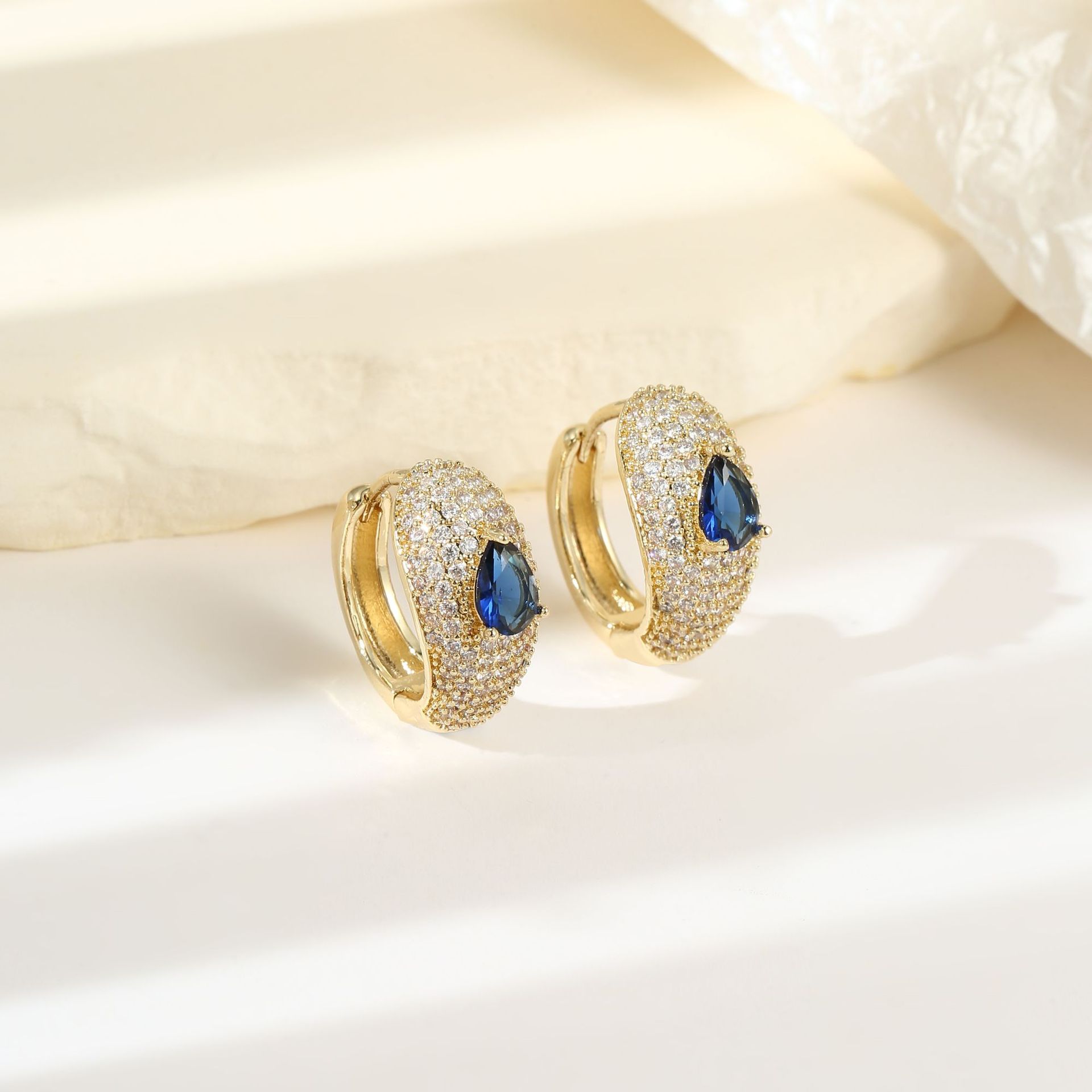 Royal blue diamond