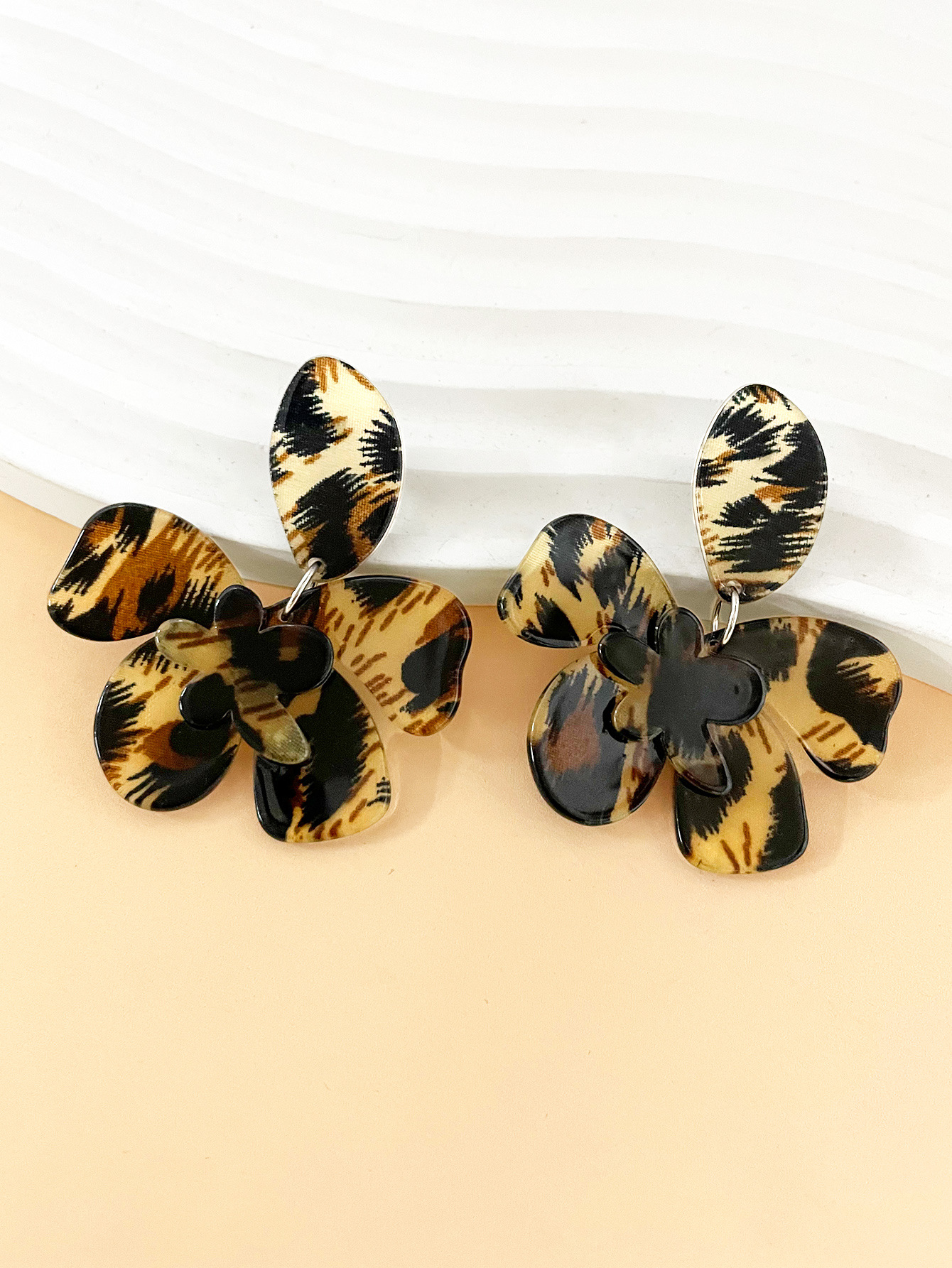 Spliced leopard print flower