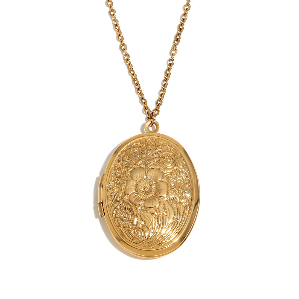 Daisy phase box pendant necklace-gold