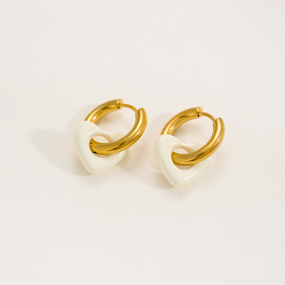 Cream white gold earrings