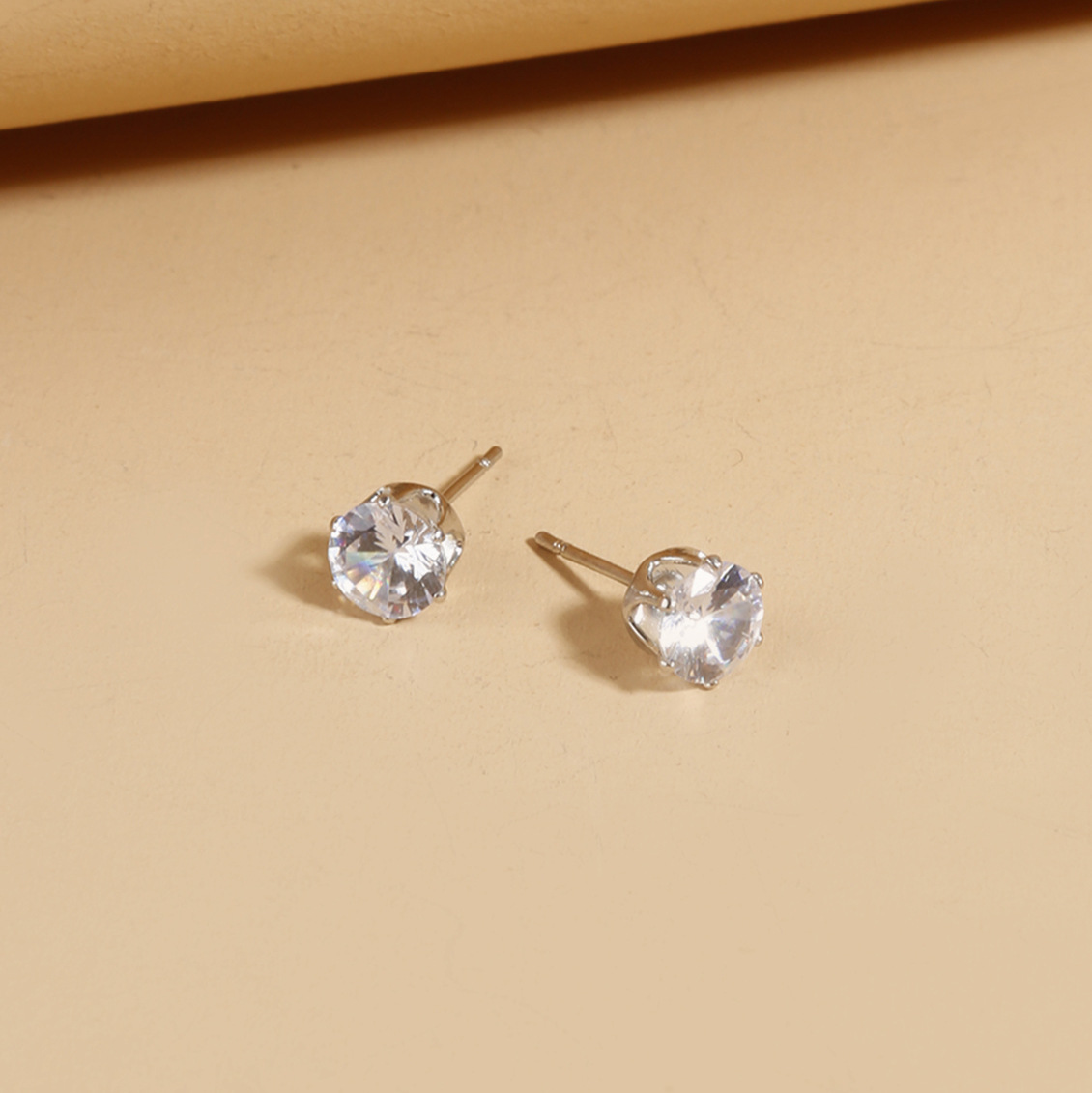 Stud earrings-6.5MM