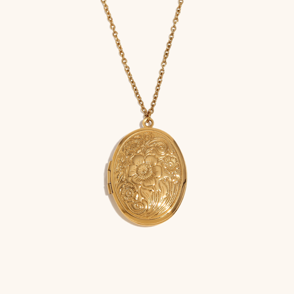 Daisy phase box pendant necklace-gold