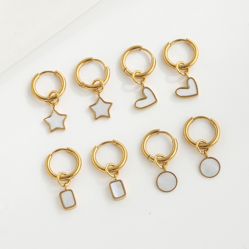 EA2033 round ear ring   Love