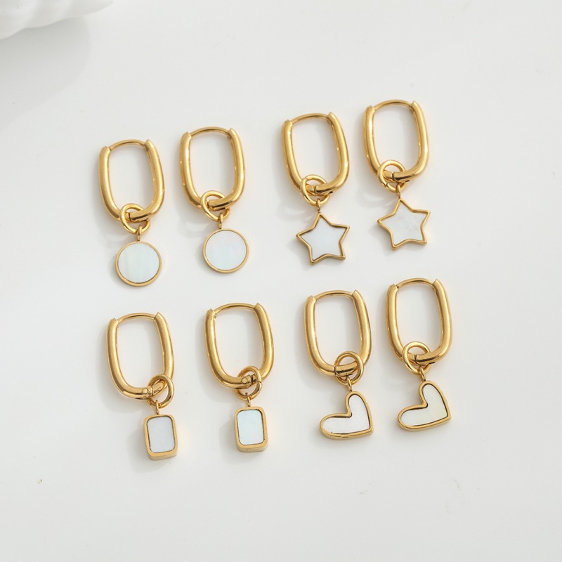 EA2033 square ear ring   Love