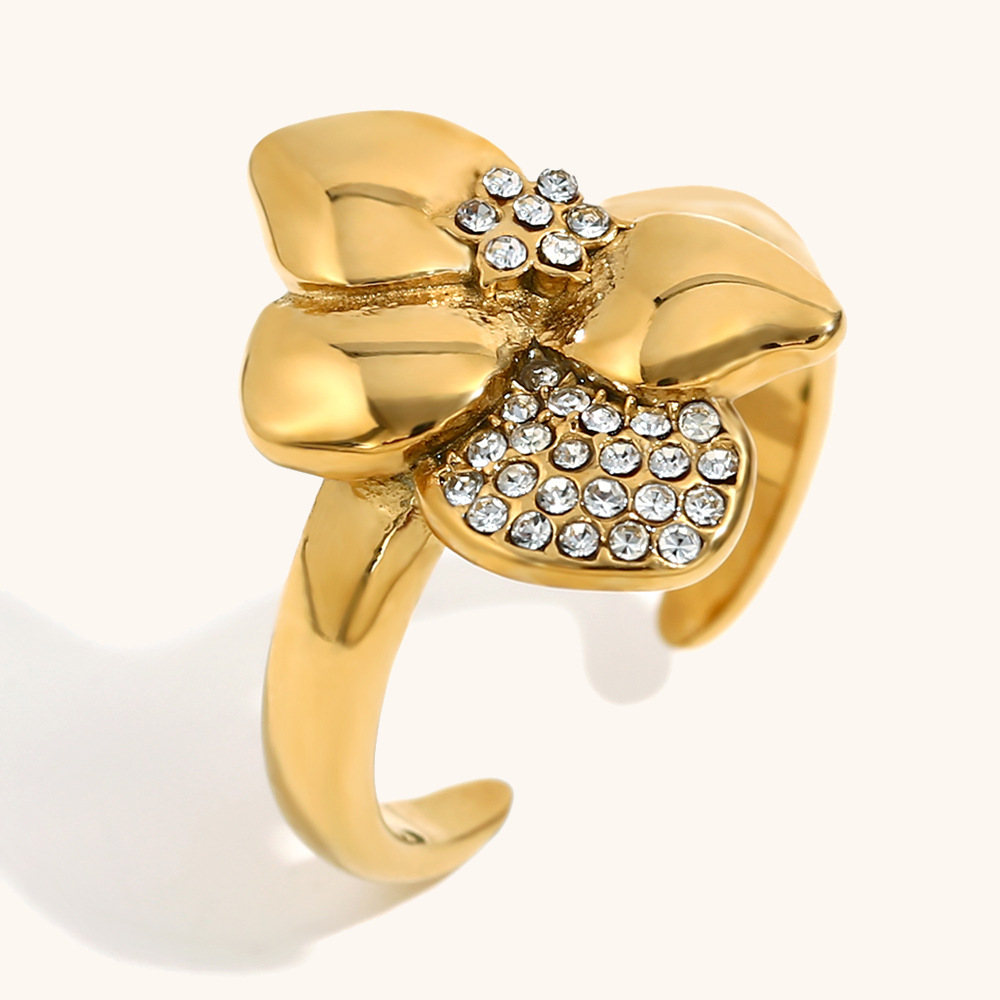 Asymmetrical flower point diamond opening ring-gold