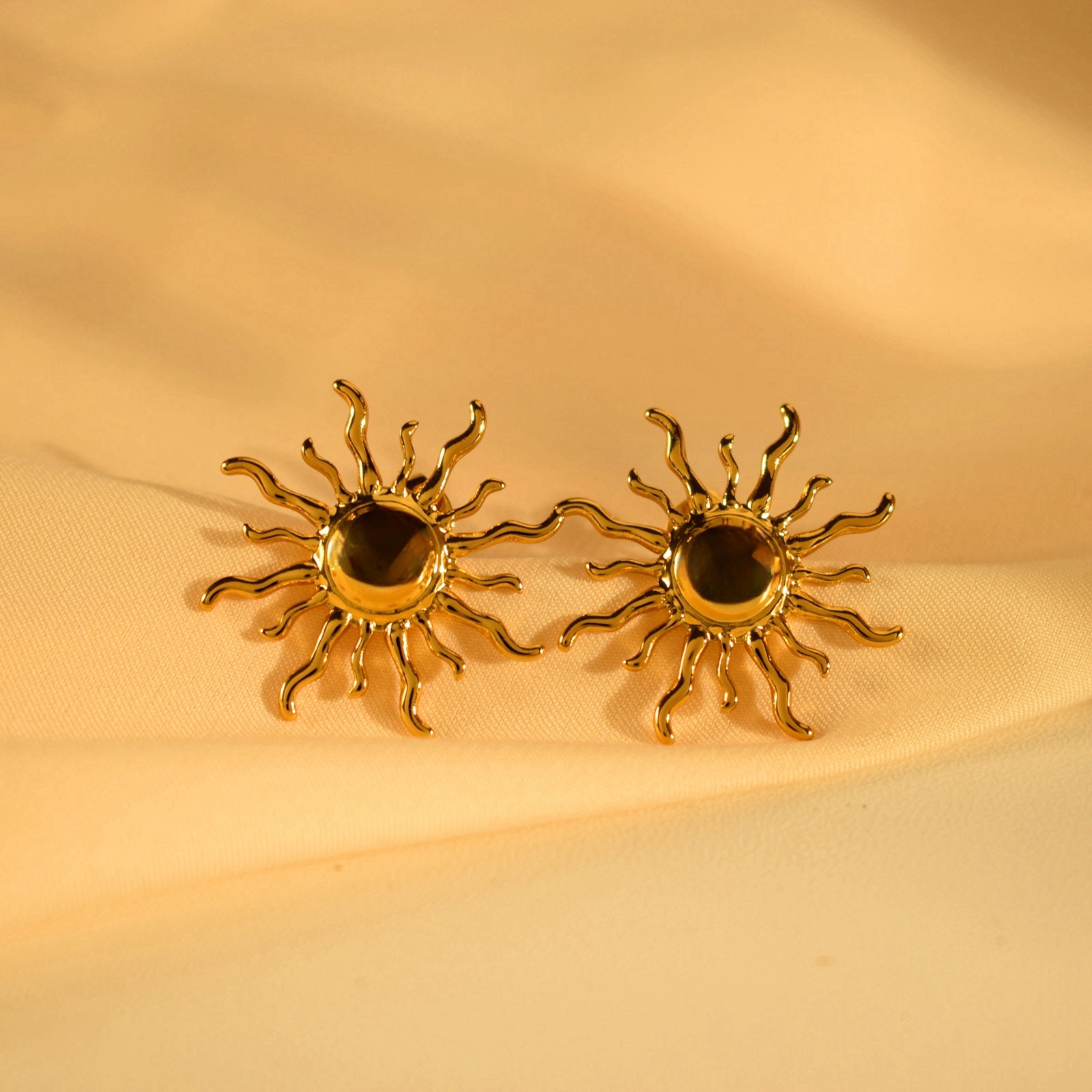 Small sun stud earrings