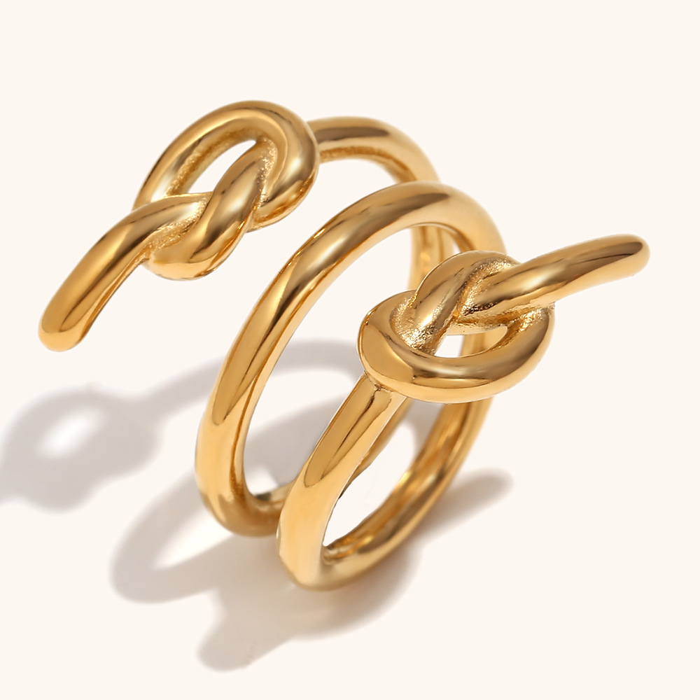 Three-layer knotted ring-gold