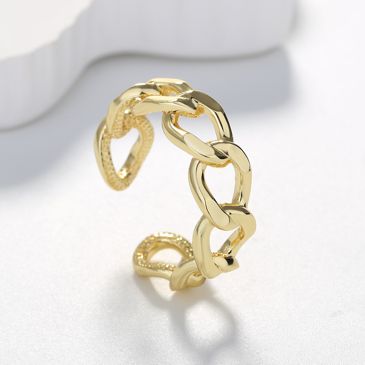 Cuban Chain Link Ring (Large Gold)