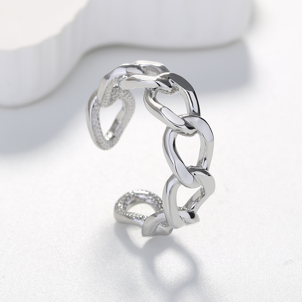 Cuban chain link ring (large white gold)