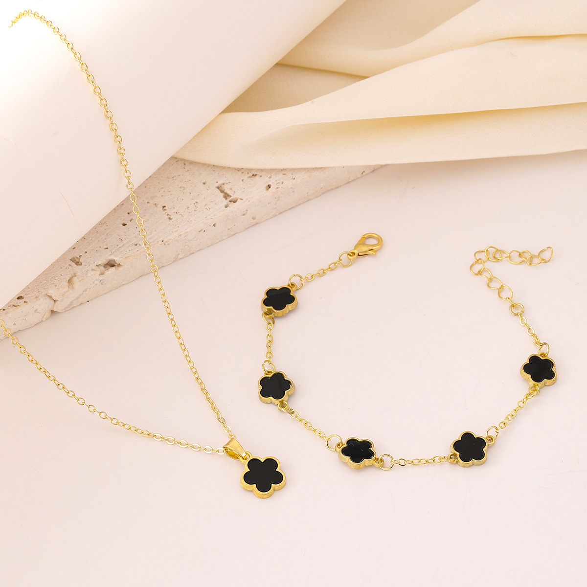 Br24y0534-1 (necklace + bracelet)