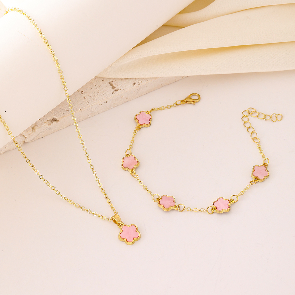 Br24y0534-5 (necklace + bracelet)