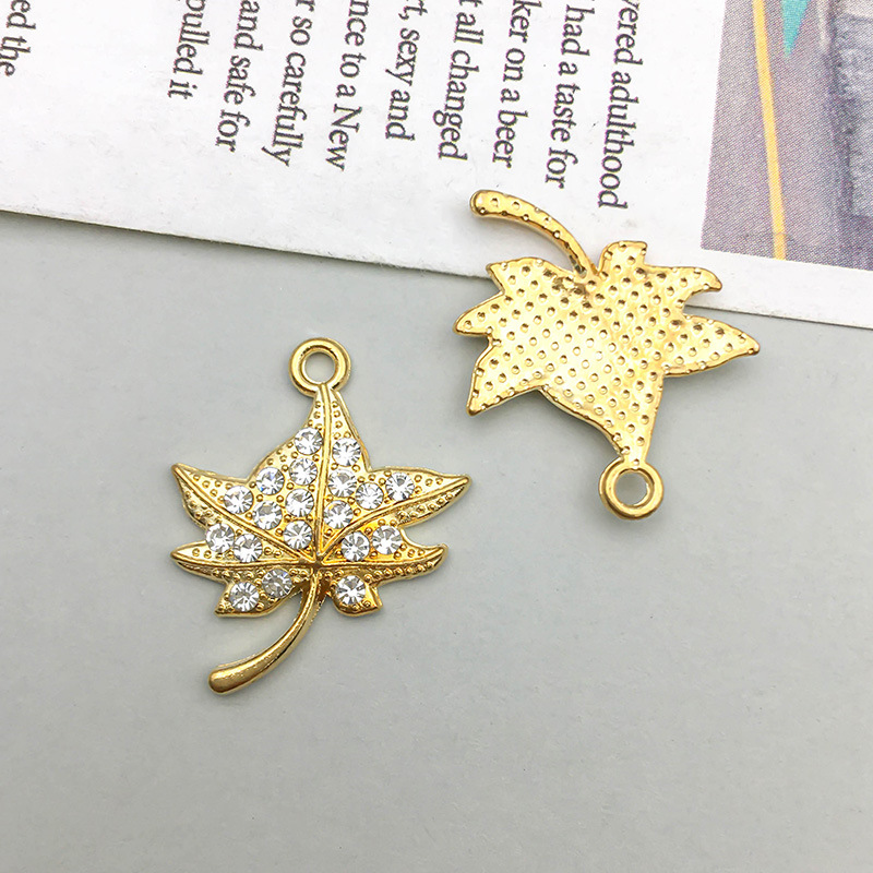 1 PCs kc gold single hole drill maple leaf pendant 19*23mm-1.3g-16547