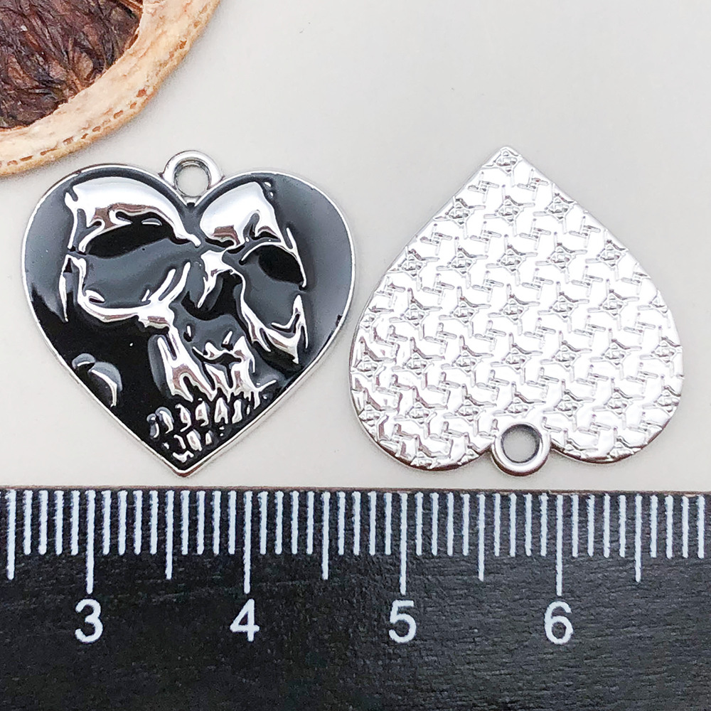 1 black dripping oil halloween love skull 21*22mm-2.6g-19384