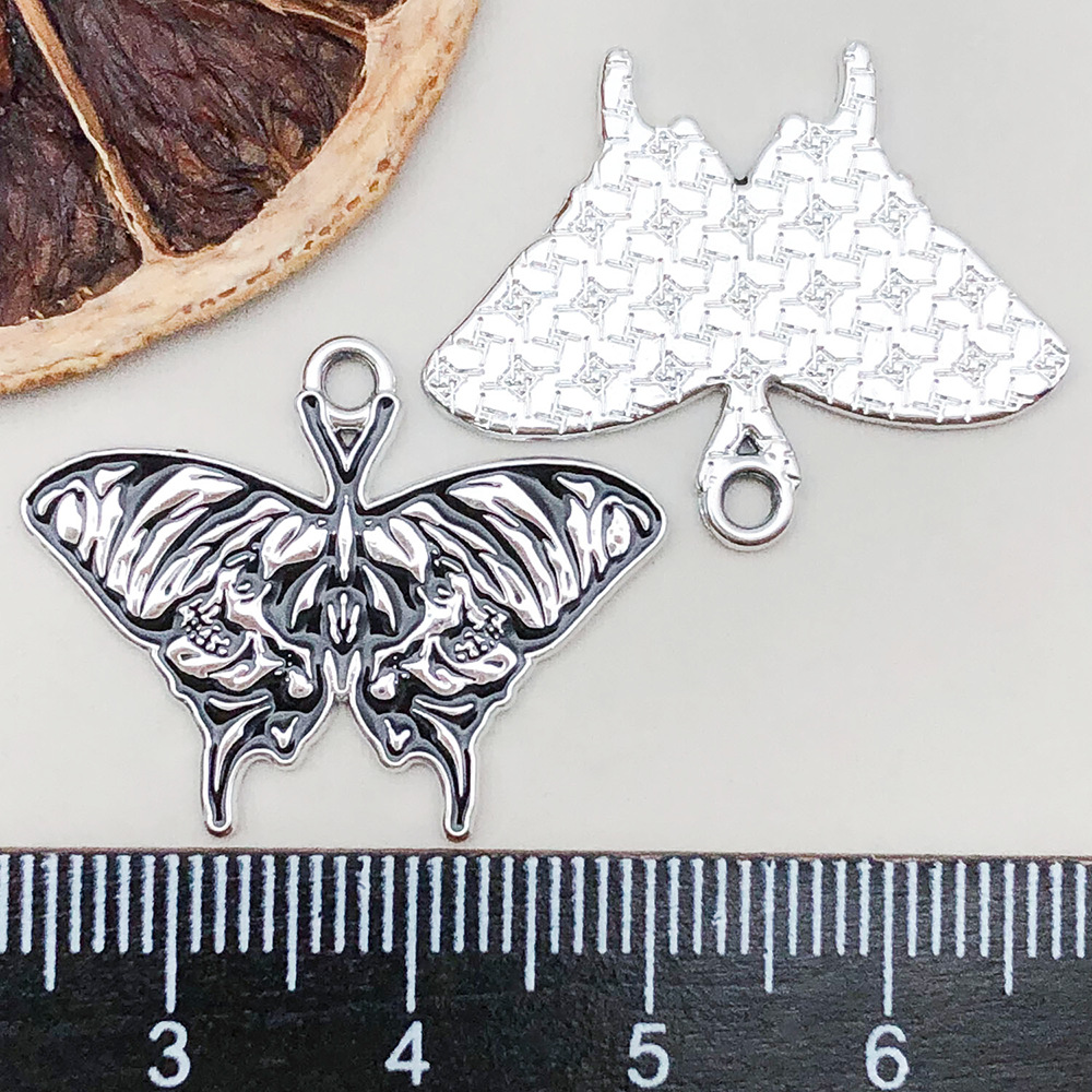 1 black oil dripping halloween butterfly 22*28mm-1.8g-19390