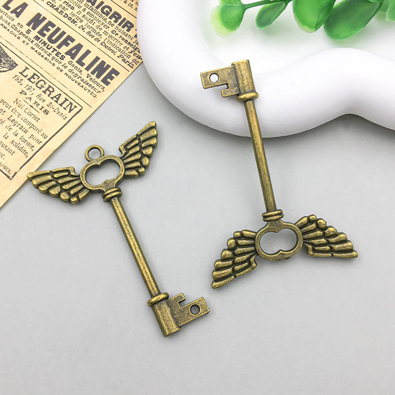 1 Ancient green wings key 41*60mm-7.8g-5694