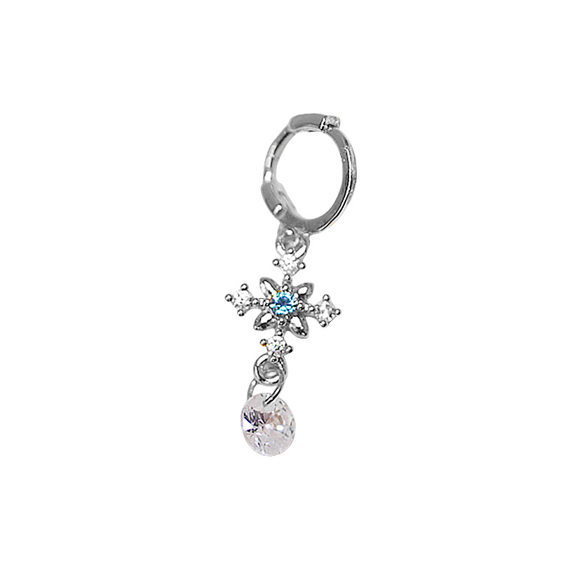 A white gold Blue Diamond Cross ear buckle