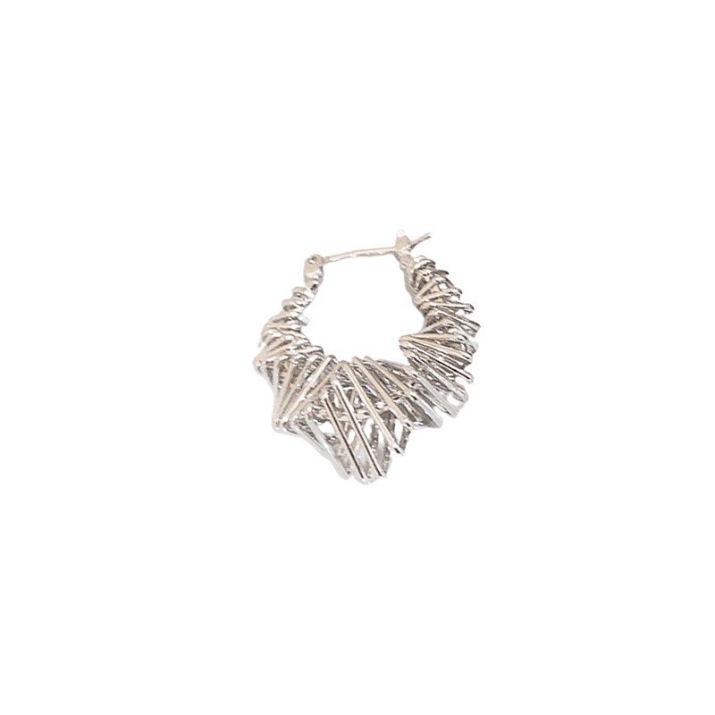 A White Gold irregular triangular fold circle ear buckle