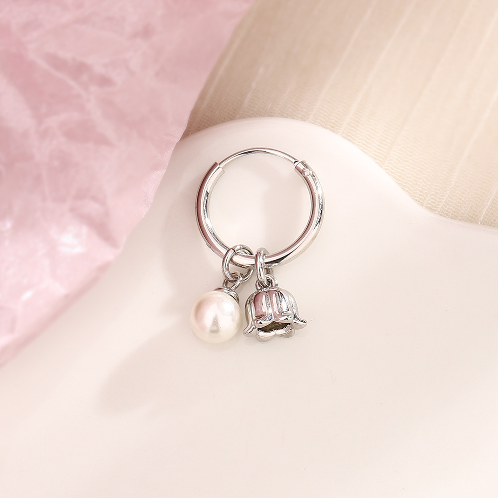 A White Gold Lily Orchid Pearl ear buckle