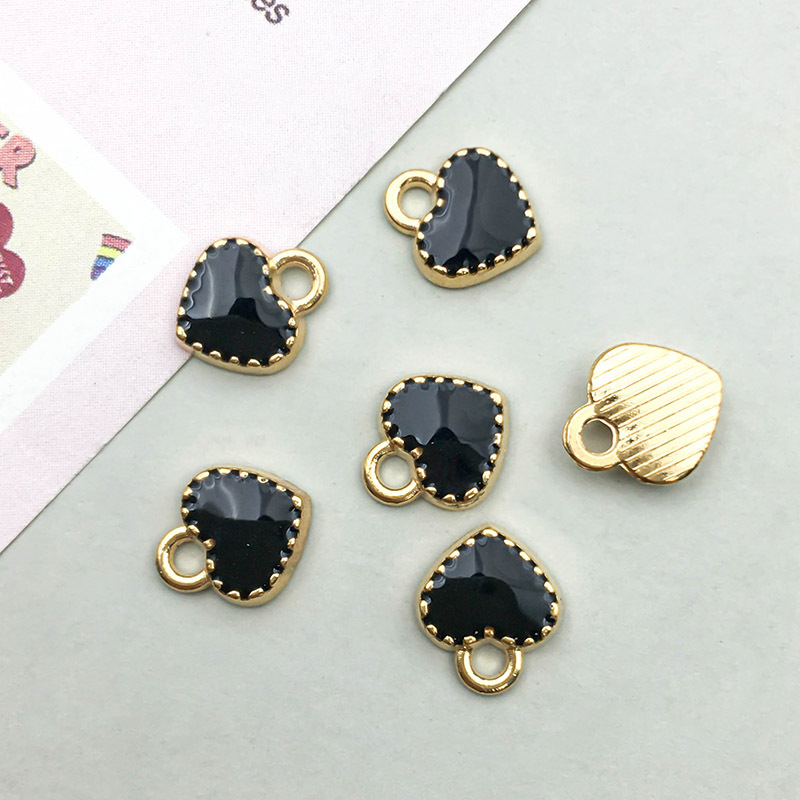 1 Black (dripping heart) heart-shaped 8*9mm-0.4g-18014