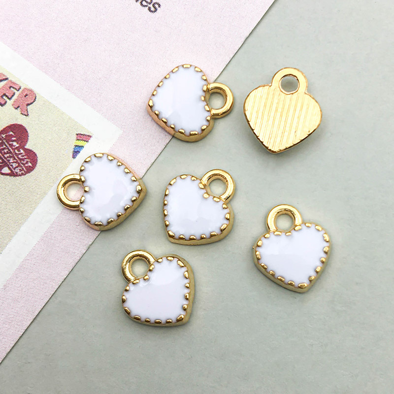 1 White (dripping heart) heart-shaped 8*9mm-0.4g-18018