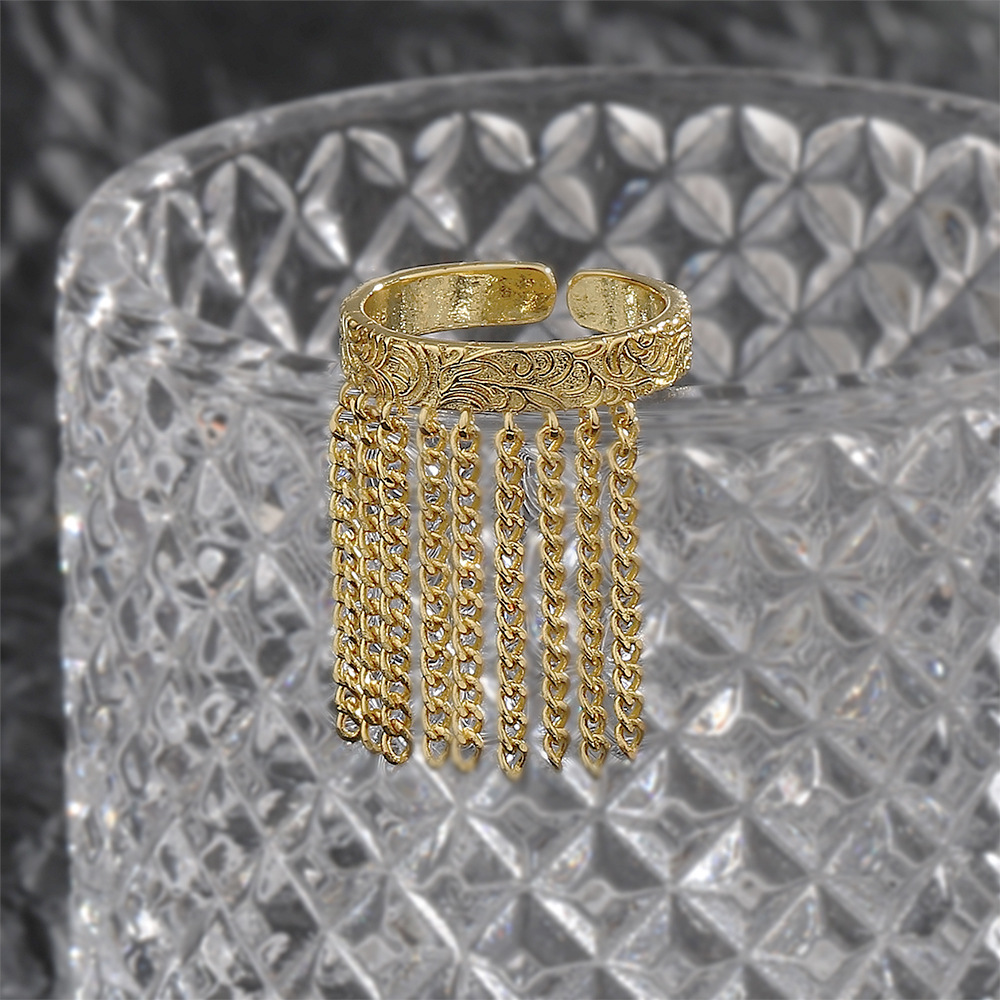 Gold Tang Grass Chain Ring