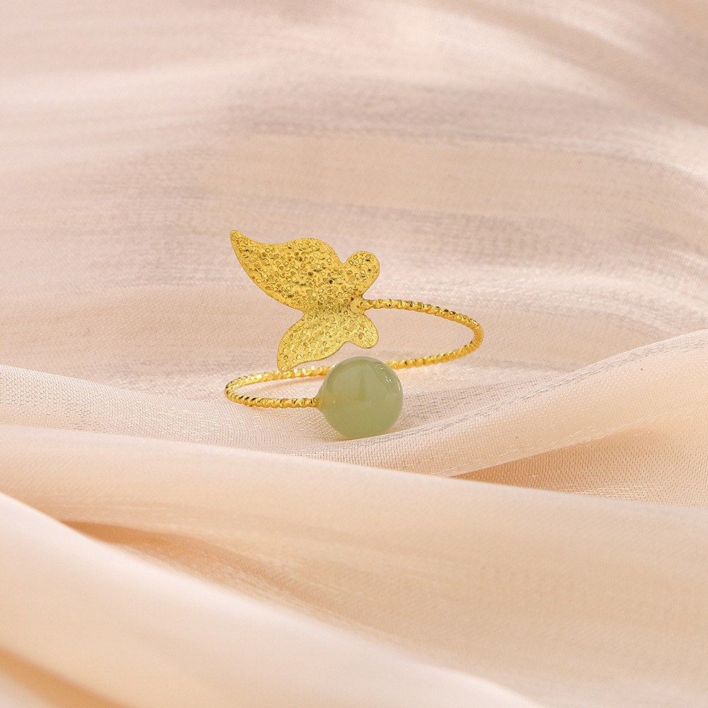 Sand butterfly ring (yellow gold)