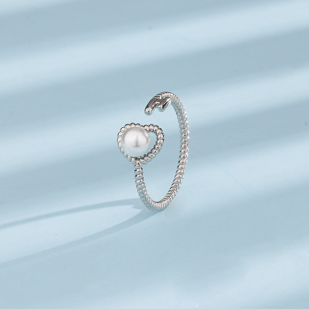 White Gold love pearl ring