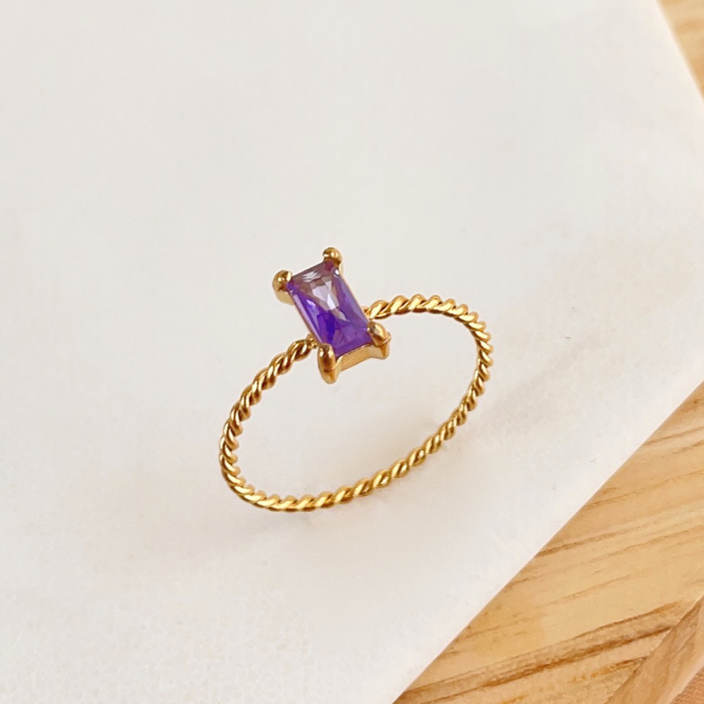 B292 purple zircon fine twist ring gold