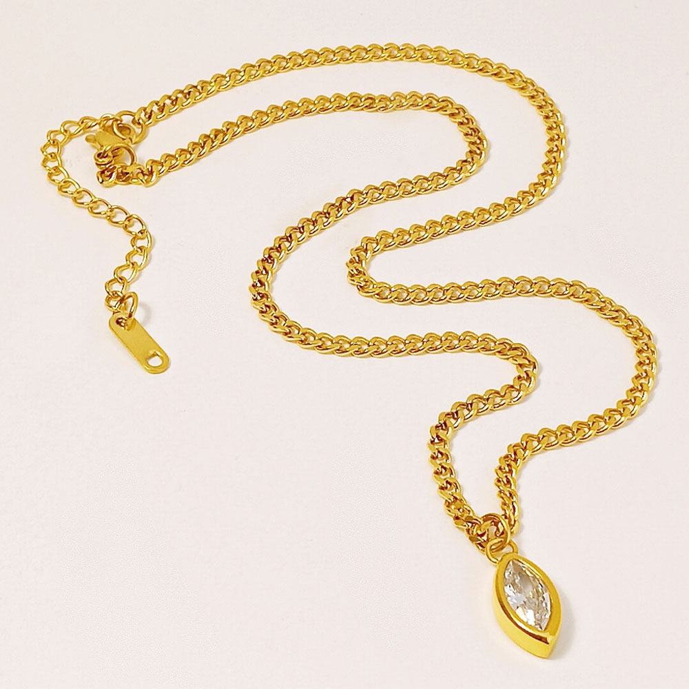 White zircon clavicle chain gold B350